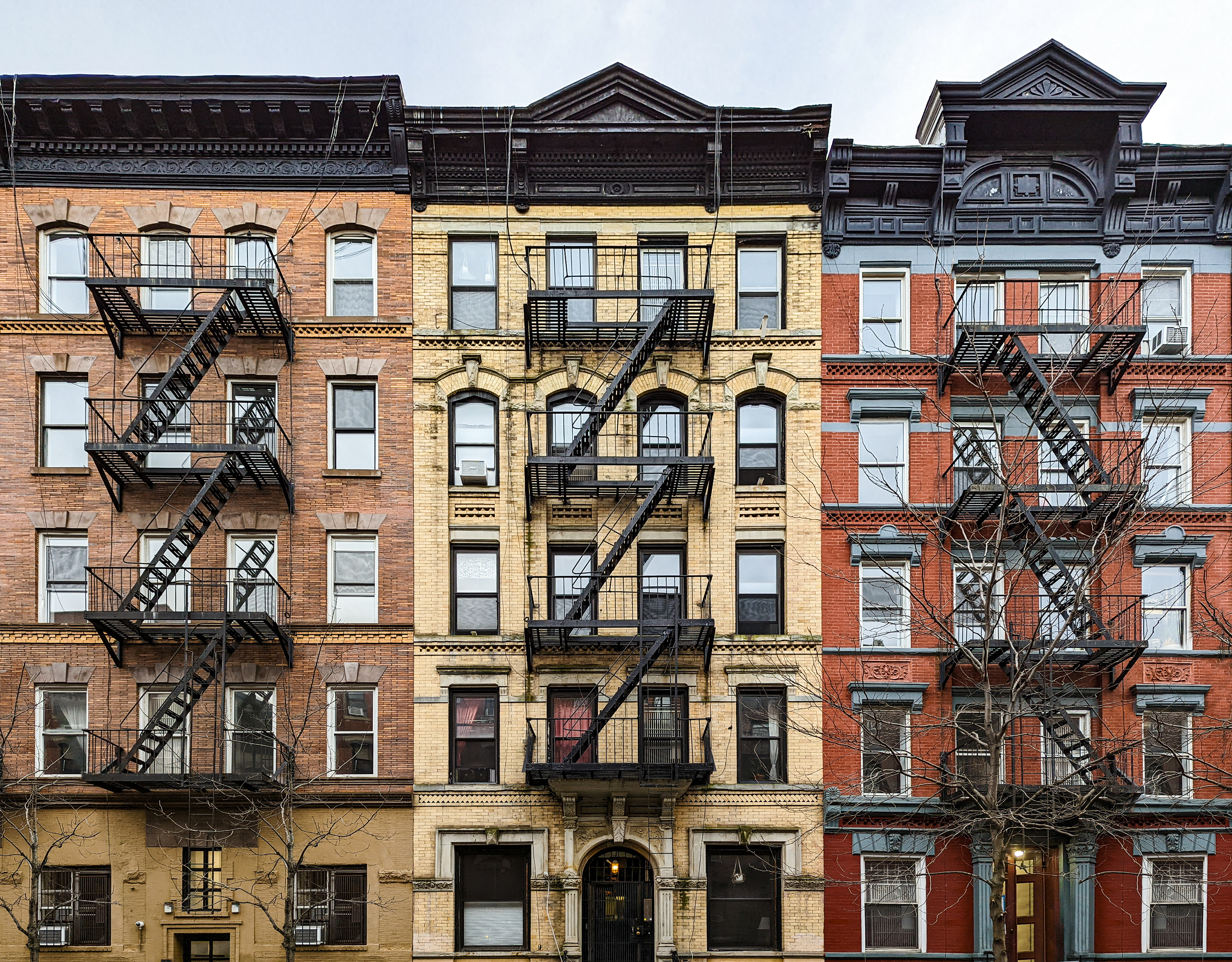 Dwellworks - Station Cities - real estate, New York FARE Act blog - Brownstone apartment image
