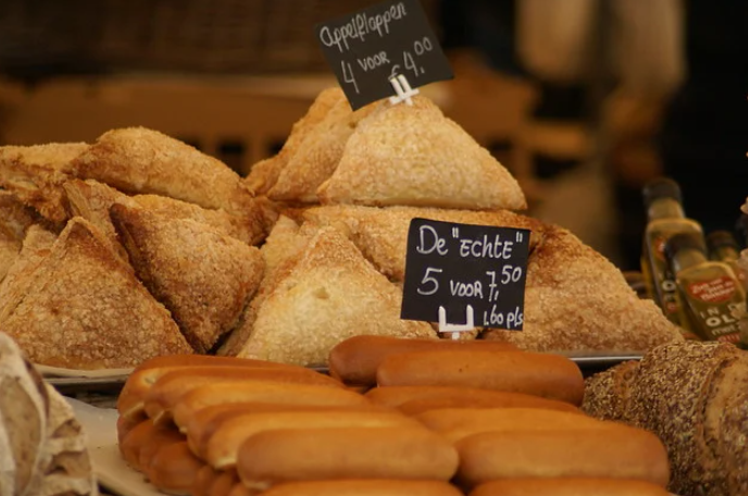 Dwellworks Global Mobility - Netherlands Food - Appelflappen